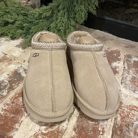 Cozy & Stylish UGG Tasman Slippers - Embrace New Comfort - Picture 3 of 5